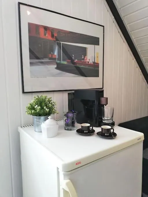 Modern Eingerichtetes Zimmer Múnich