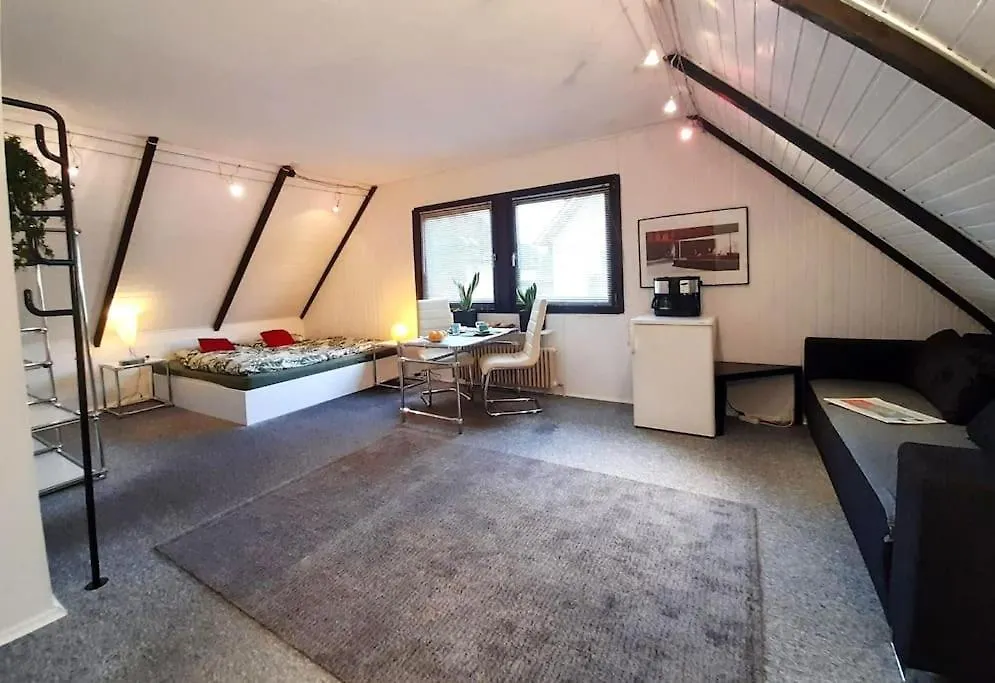 Modern Eingerichtetes Zimmer location